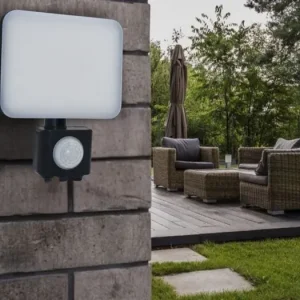 Koupit Online Venkovní černý LED reflektor s PIR senzorem 30W / 4000K - LF7023S